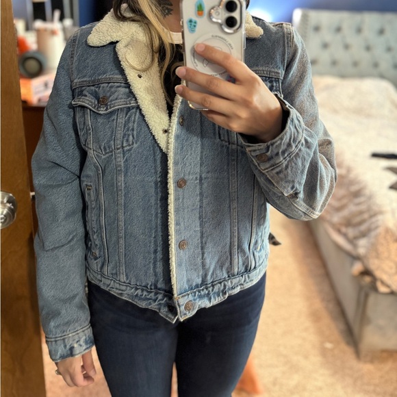 Levi's Sherpa Jean Jacket - Picture 3 of 3